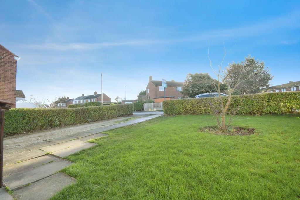 FRONT GARDEN.jpg