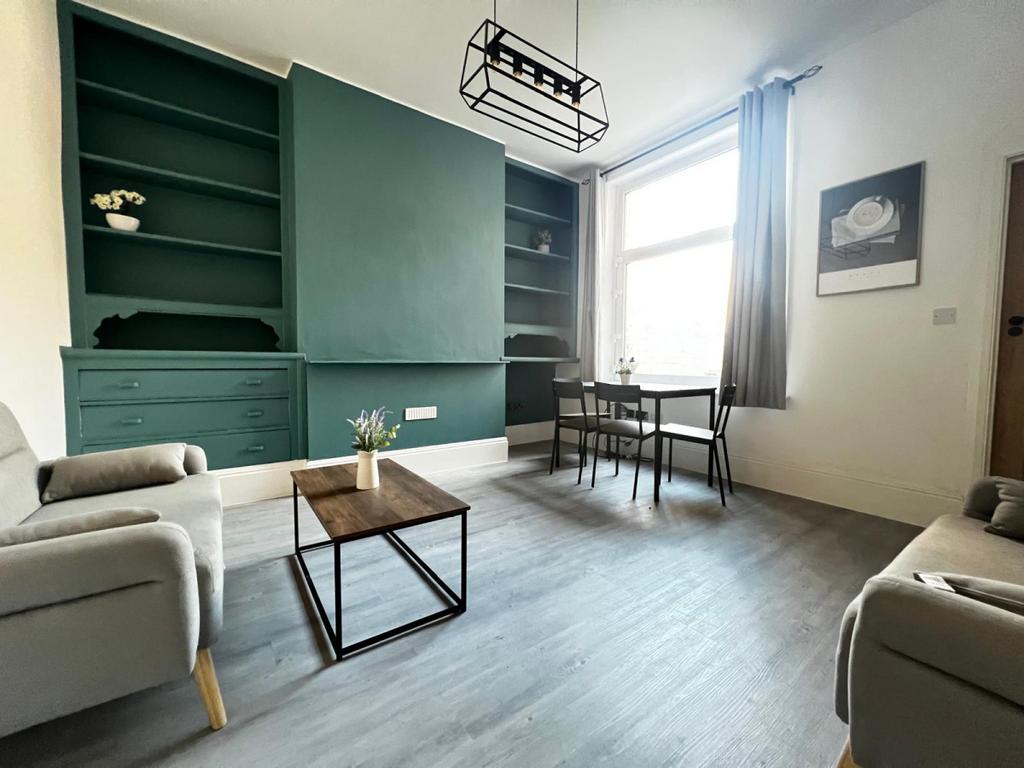 Stunning Room Shares - 6 Alert Street