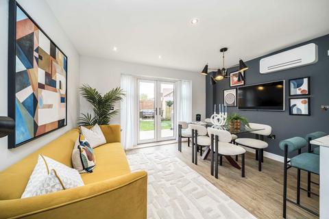 1 bedroom flat for sale, Meadowview Road, Raynes Park SW20