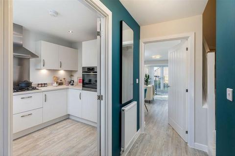 4 bedroom end of terrace house for sale, Meadowview Road, Raynes Park SW20