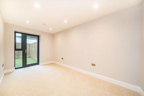 undefined, Merton Road, South Wimbledon SW19