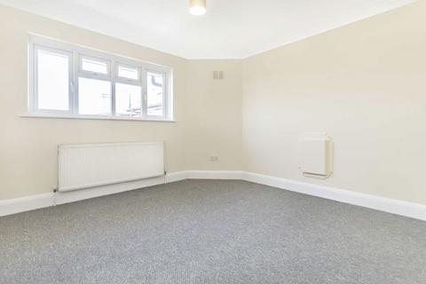 2 bedroom flat to rent, Boston Manor Road, Brentford TW8