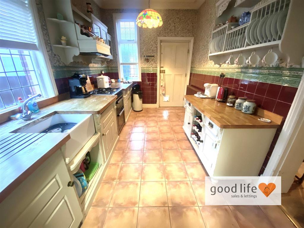 20251222 140850663 i OS11bereforsford.jpg