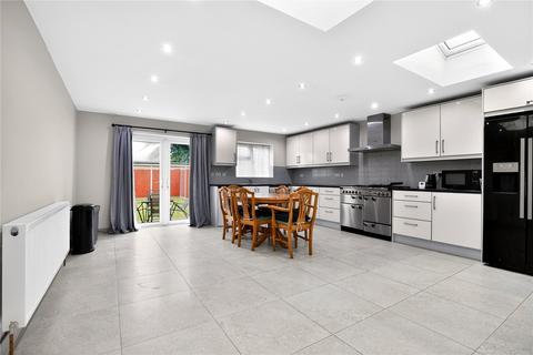 5 bedroom semi-detached house to rent, Uneeda Drive, Greenford, UB6