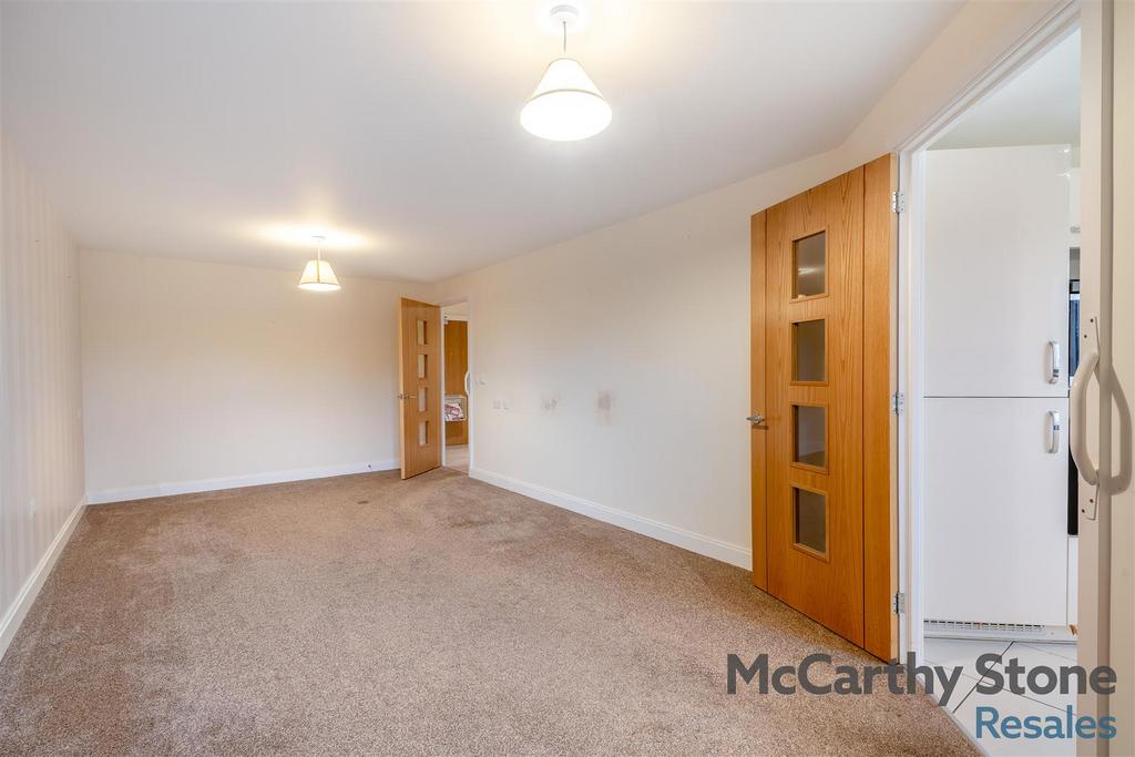 8673061-interior06.jpg