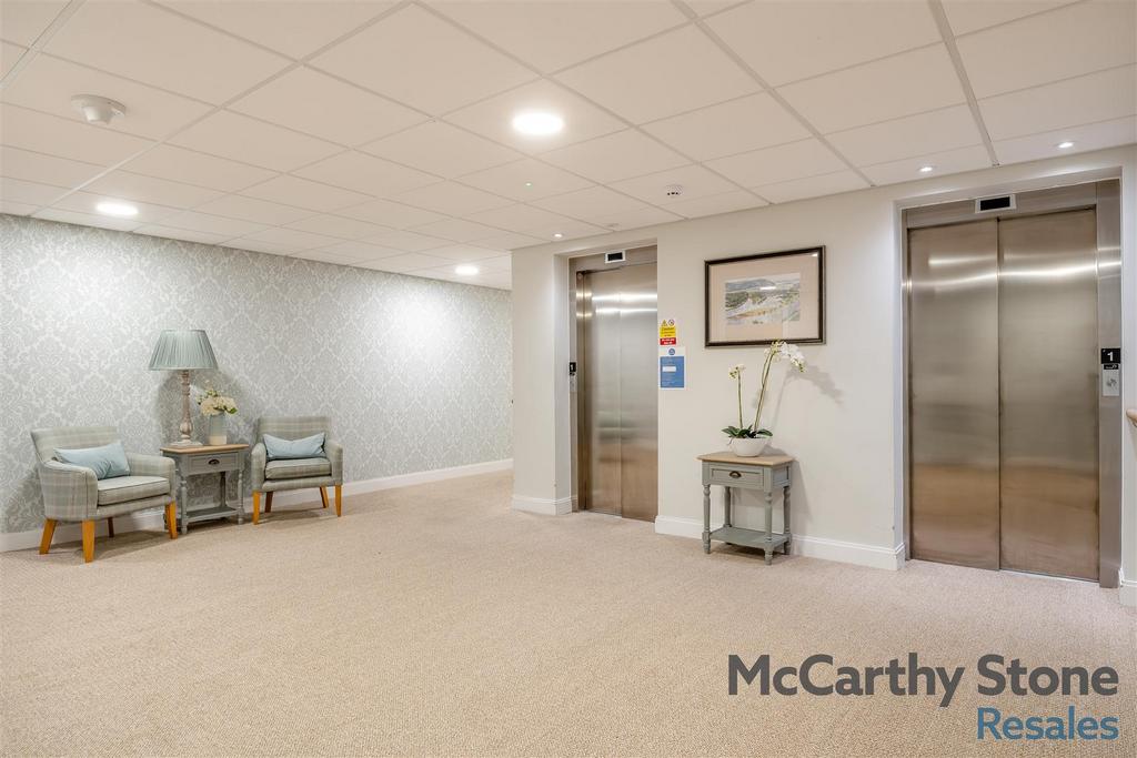 8673061-interior24.jpg