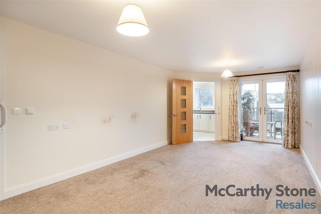 8673061-interior02.jpg
