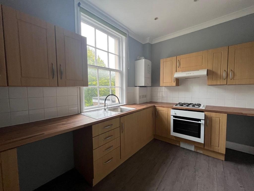 Kitchen 2.jpg
