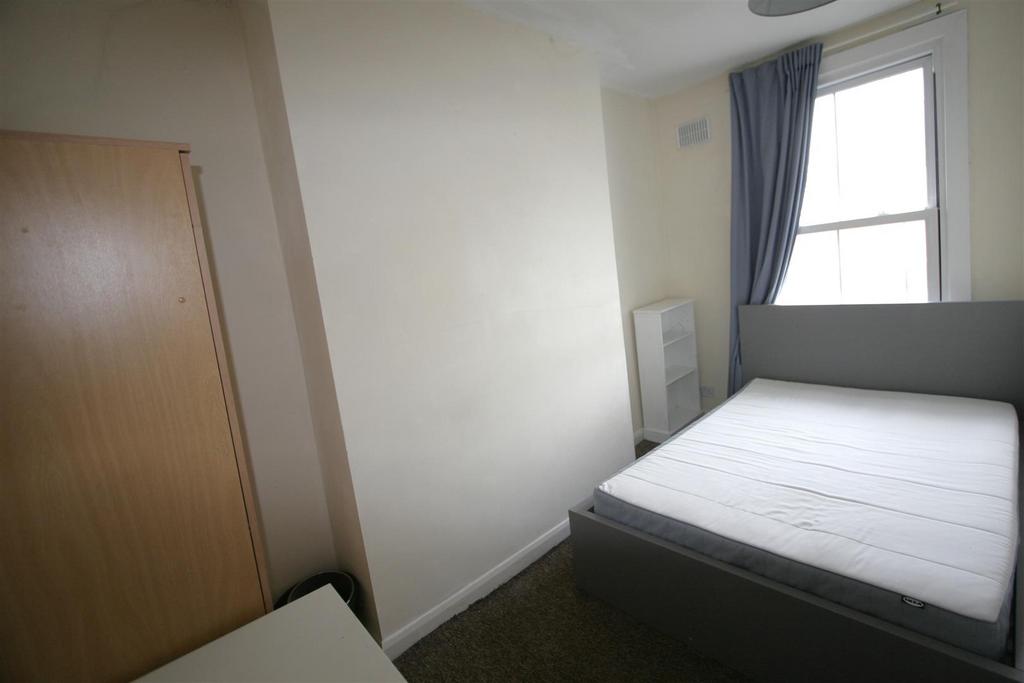 Bedroom 4.JPG
