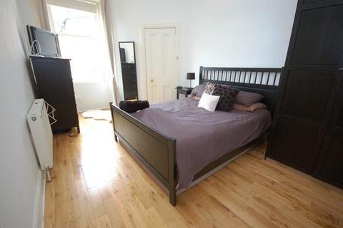 2 bedroom flat to rent, 1031L Lorne Street, Edinburgh, EH6 8QG