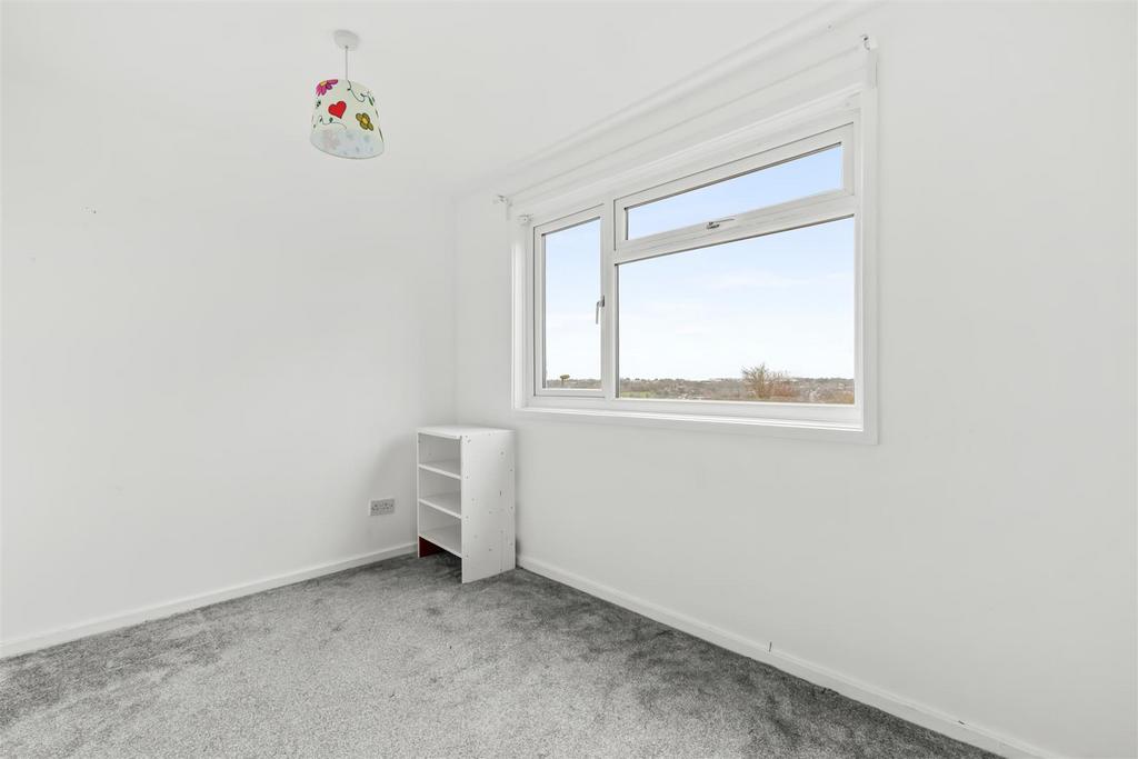 238 Hithercroft Rd, HP13 5 RG-3.jpg
