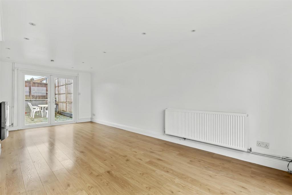 238 Hithercroft Rd, HP13 5 RG-6.jpg