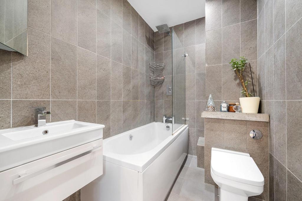 Bathroom.JPG