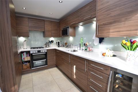 2 bedroom link detached house for sale, Warbler Road, Hampshire GU14