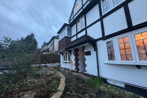 1 bedroom in a house share to rent, Croydon CR8