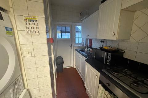 1 bedroom in a house share to rent, Croydon CR8