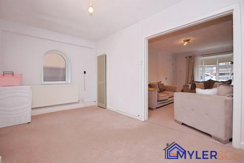 3 bedroom semi-detached house for sale, Axbridge Avenue, Sutton Leach, St Helens, WA9