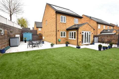 3 bedroom detached house for sale, Nova Scotia Drive, Hampshire GU14