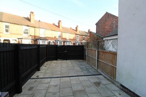 3 bedroom terraced house to rent, Mundella Road, Nottingham NG2