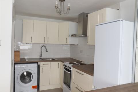 2 bedroom flat to rent, Scotfield Court, Handcross Road, Luton LU2