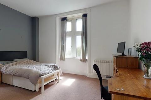 undefined, Flat 4 Whitefield House