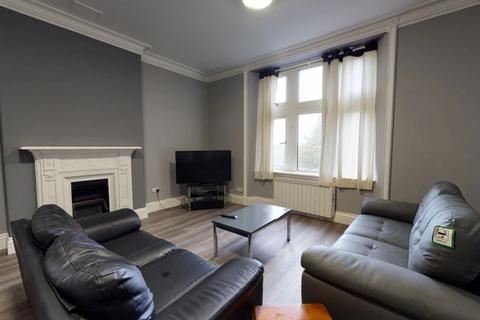 undefined, Flat 4 Whitefield House