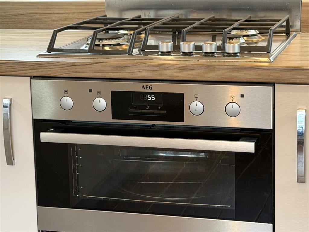 16 Stein Grove-2.jpg