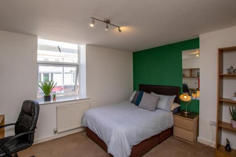 4 bedroom apartment to rent, Flat C The Clubhouse