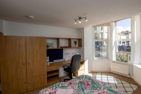 4 bedroom apartment to rent, Flat C The Clubhouse