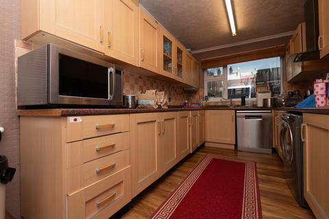 4 bedroom semi-detached house for sale, Osborne Road, Broadstairs, Kent, CT10