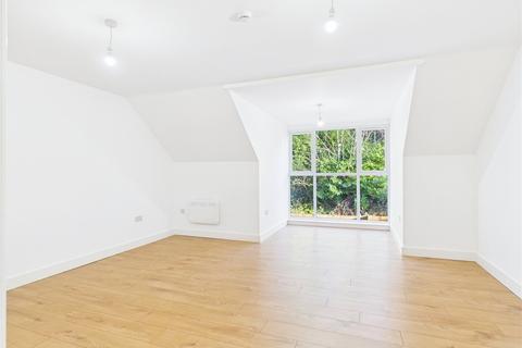 Semi detached house to rent, Brambletye Park Road, Redhill, Surrey, RH1