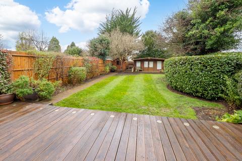 undefined, Belmont Rise, Surrey SM2