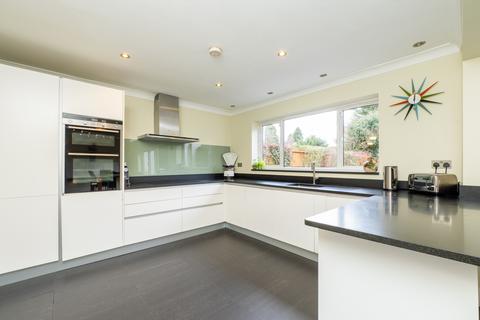 undefined, Belmont Rise, Surrey SM2