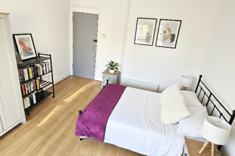 8 bedroom terraced house to rent, Nelson Road South, Great Yarmouth, NR30