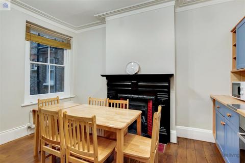 3 bedroom apartment to rent, Elmfield Mansions, Balham SW17