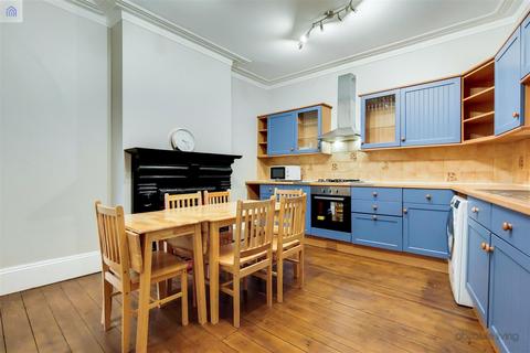3 bedroom apartment to rent, Elmfield Mansions, Balham SW17