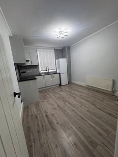 3 bedroom flat to rent, Mannock Road, London, N22