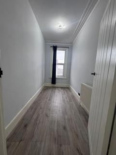 3 bedroom flat to rent, Mannock Road, London, N22