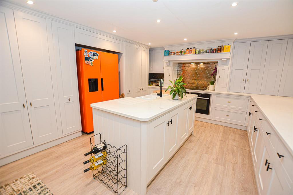 Kitchen close.jpg
