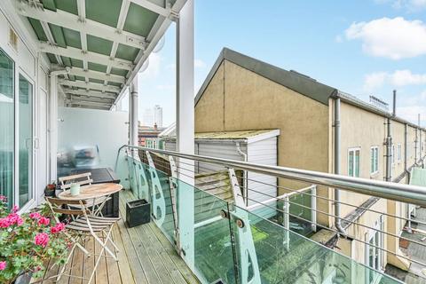 2 bedroom flat for sale, Greens End, Woolwich, London, SE18