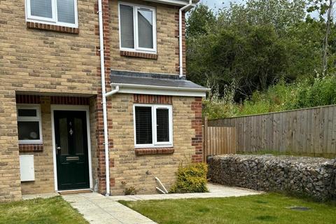 3 bedroom terraced house to rent, Stilt House Close, Cowes, Isle Of Wight, PO31