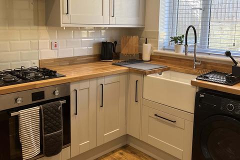 3 bedroom terraced house to rent, Stilt House Close, Cowes, Isle Of Wight, PO31