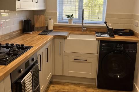 3 bedroom terraced house to rent, Stilt House Close, Cowes, Isle Of Wight, PO31