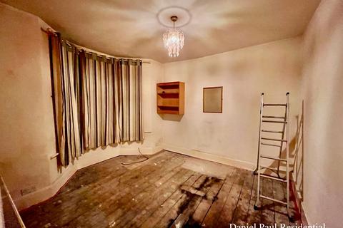 3 bedroom terraced house for sale, Connaught Road