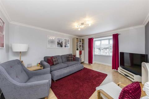 2 bedroom flat to rent, Stubbs Drive, London SE16