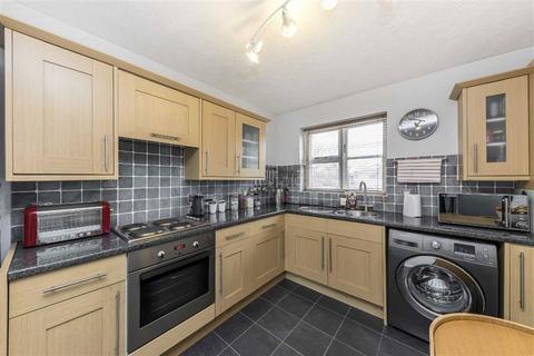 2 bedroom flat to rent, Stubbs Drive, London SE16