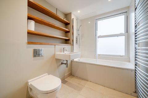 2 bedroom property for sale, Queenstown Road, Battersea, London, SW8