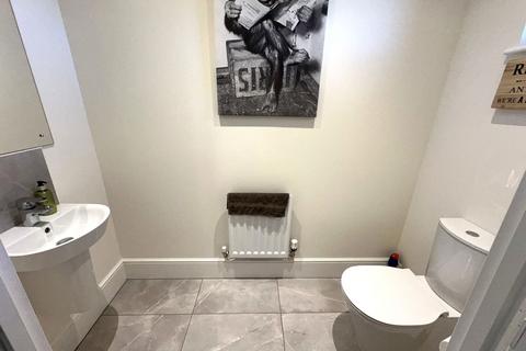4 bedroom detached house for sale, Celandine Close, Oldham, OL4 2AY