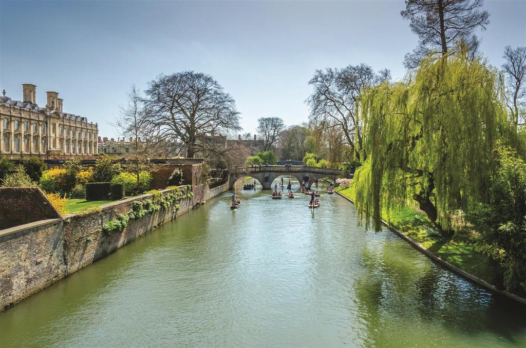 Punting-on-the-River-Cam,-Cambridge-472942208 4852