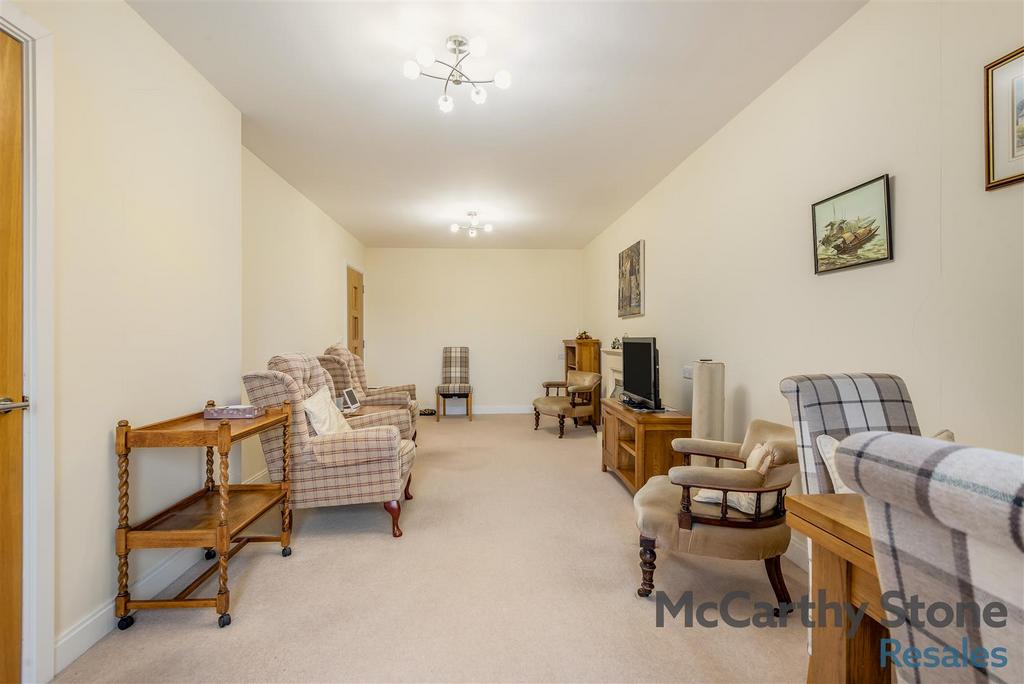 8673425-interior06.jpg